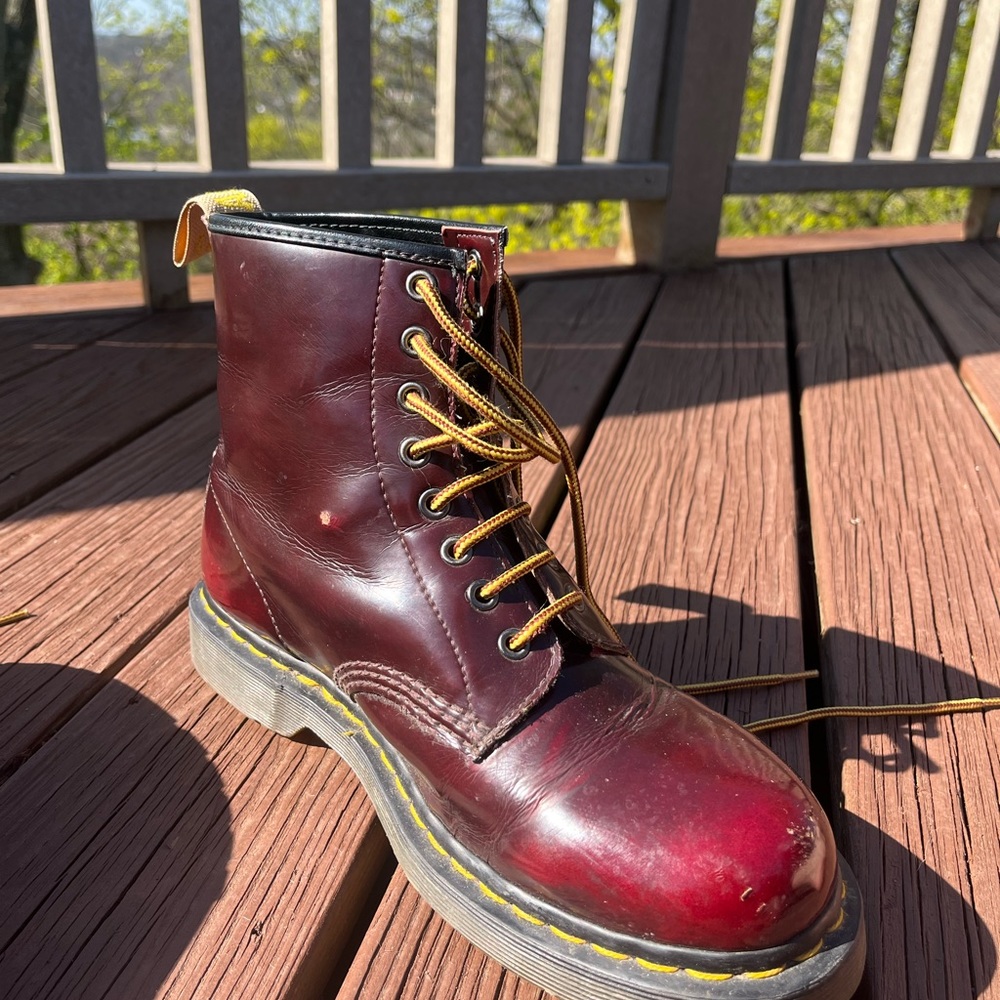 SIZE 41 EU Dr Martens